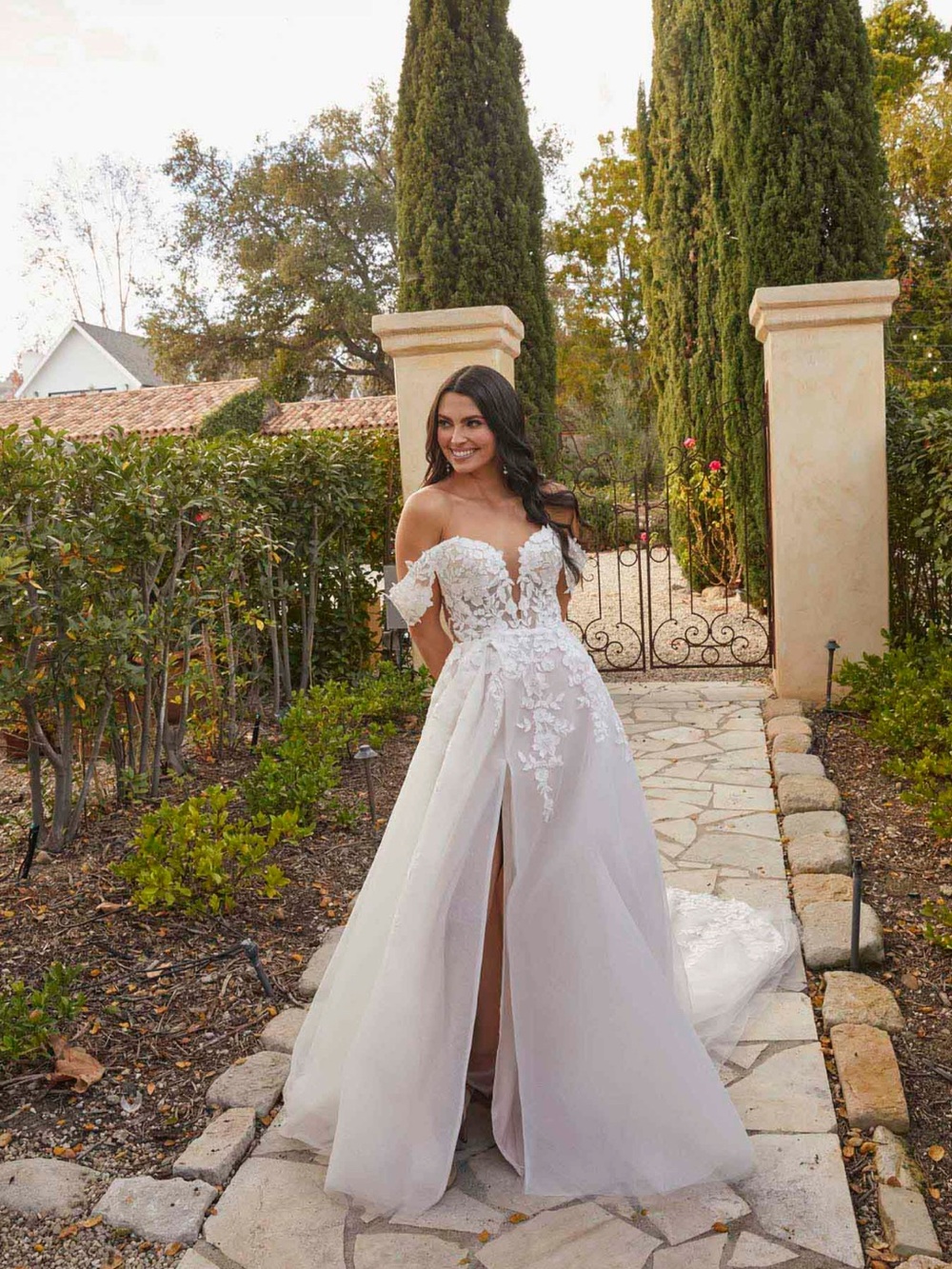 Romantic Off-Shoulder White Lace Appliqué Bridal Gown